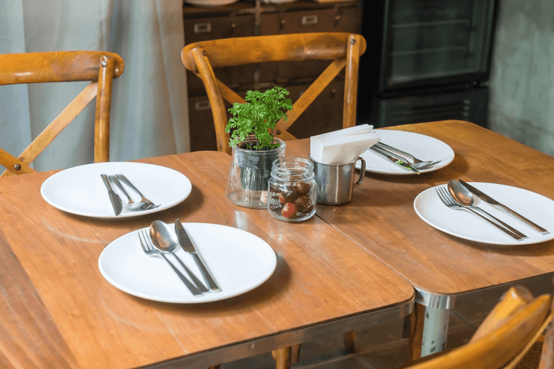 Hosting Dinner Parties in Style: Choosing Dining Table and Chairs-Upinteriors